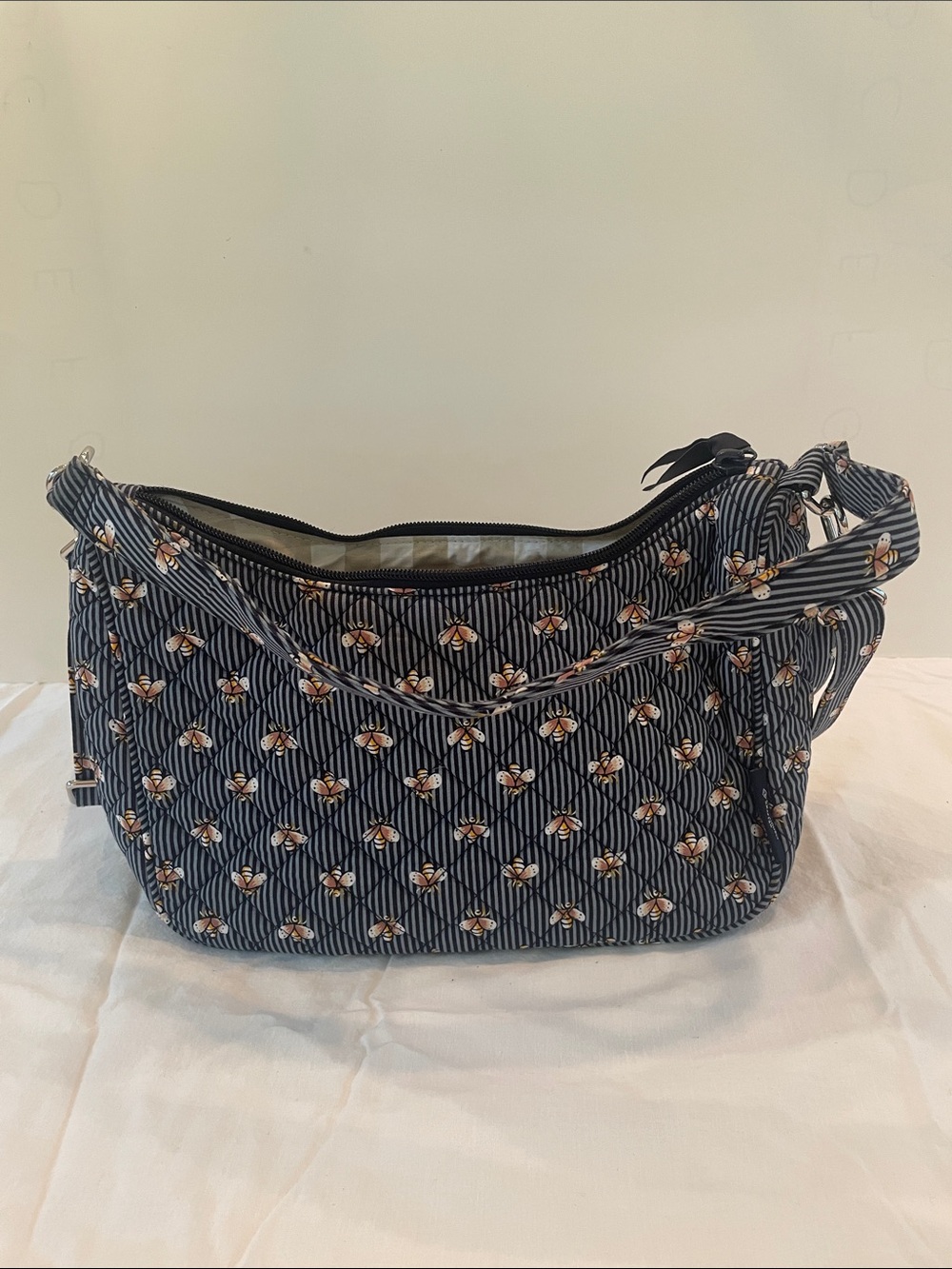 Bumblebee Vera Bradley - Picture 4 of 7